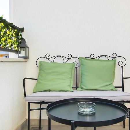 4 * Apartment Sunset Close To The Sea Kastela Exterior photo