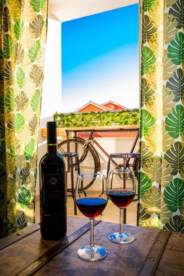 4 * Apartment Sunset Close To The Sea Kastela Exterior photo