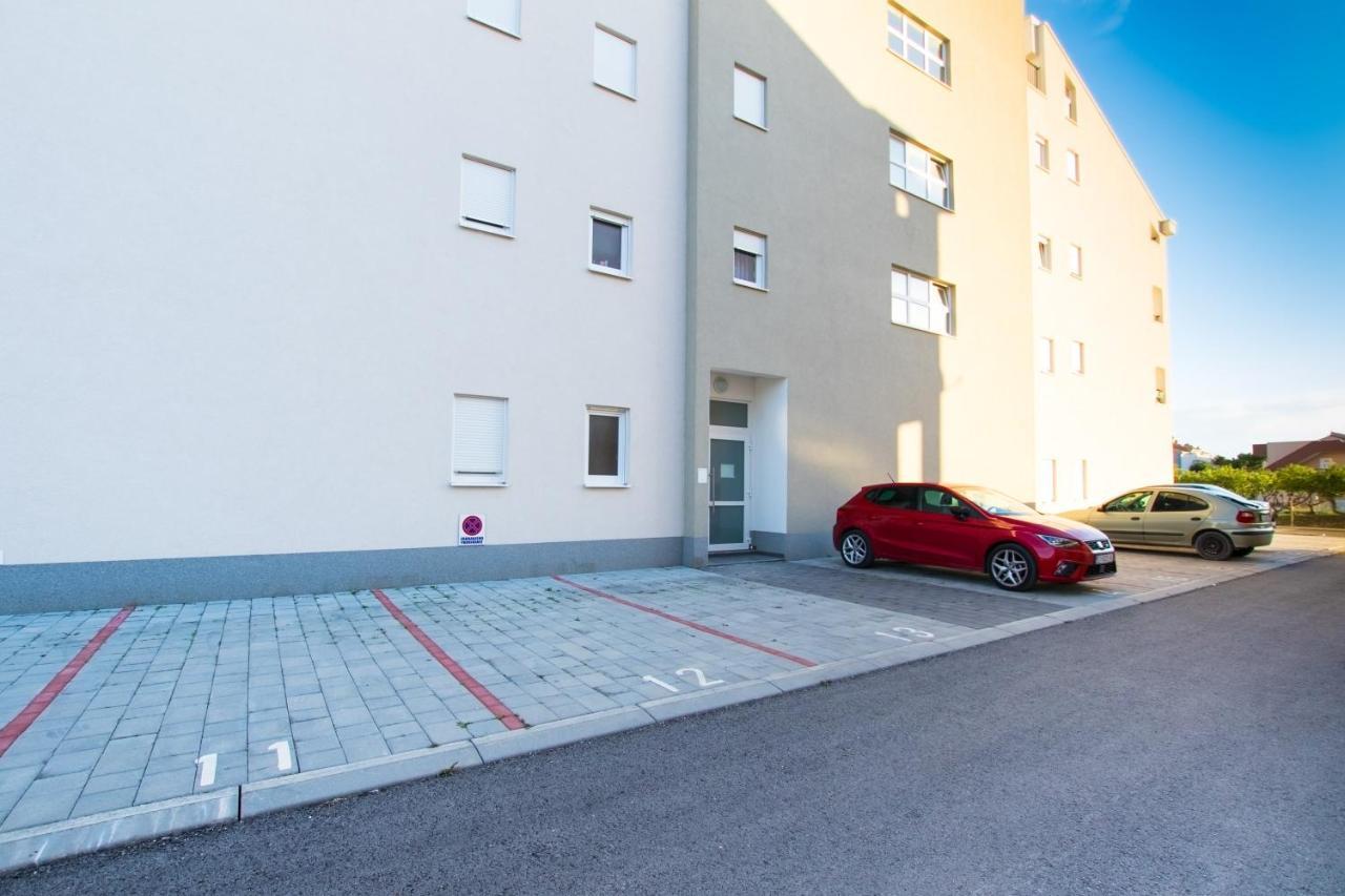 4 * Apartment Sunset Close To The Sea Kastela Exterior photo